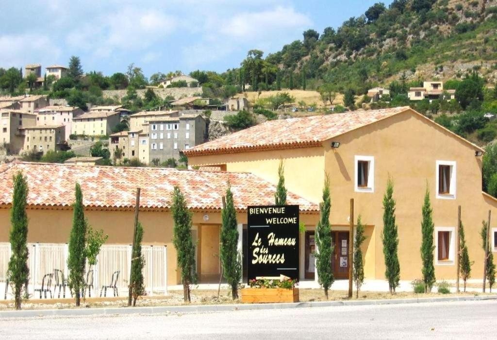 Aparthotel La Tour De Guet Montbrun-les-Bains Exterior foto